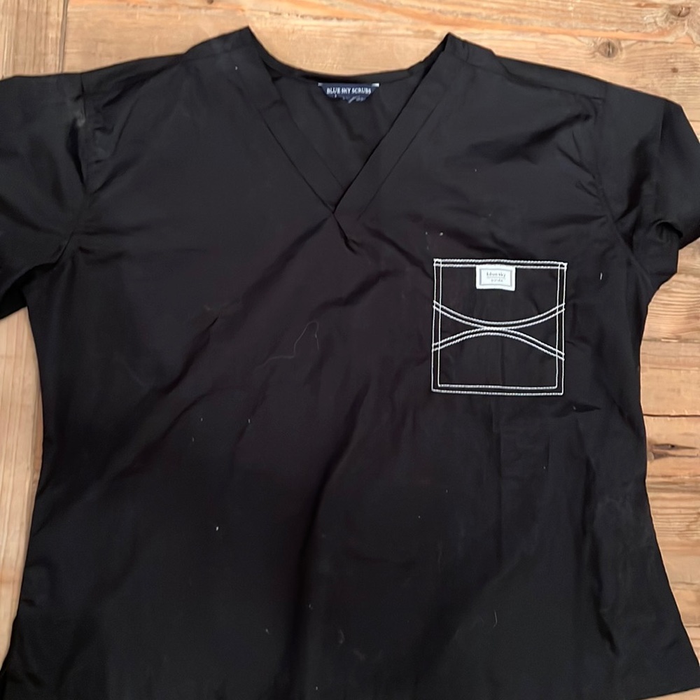 Black Blue Sky Scrub top Size Xl